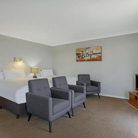The Great Ocean Road Studios Port Campbell Room photo