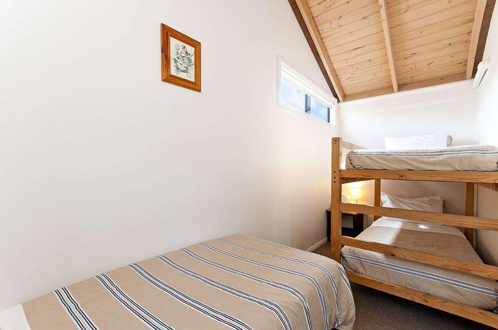 The Great Ocean Road Studios Port Campbell Room photo