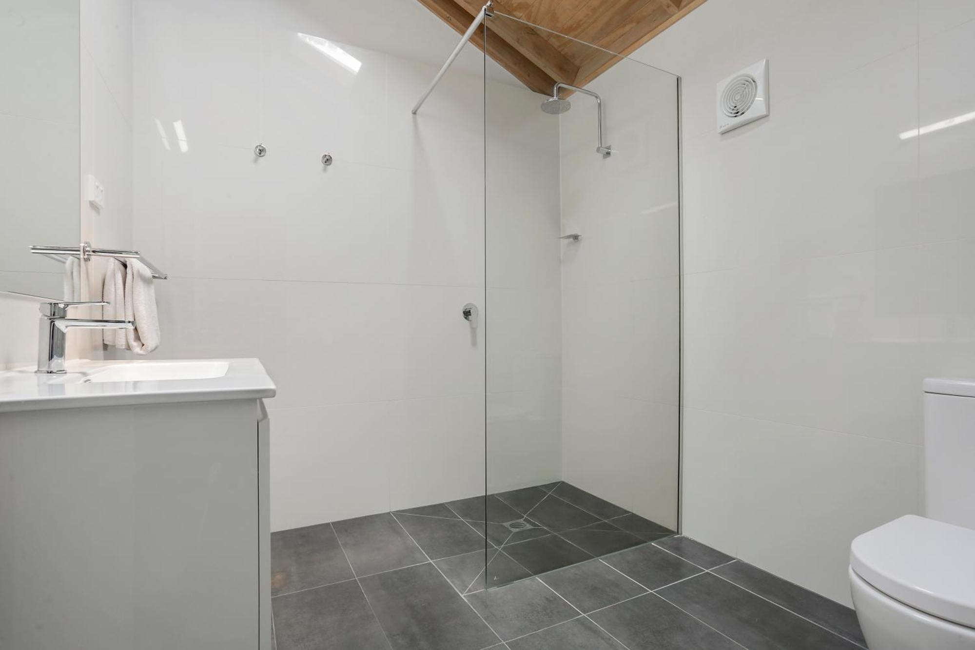The Great Ocean Road Studios Port Campbell Room photo